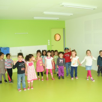 Mairie de Torcy - Les enfants visitent leur nouvelle école